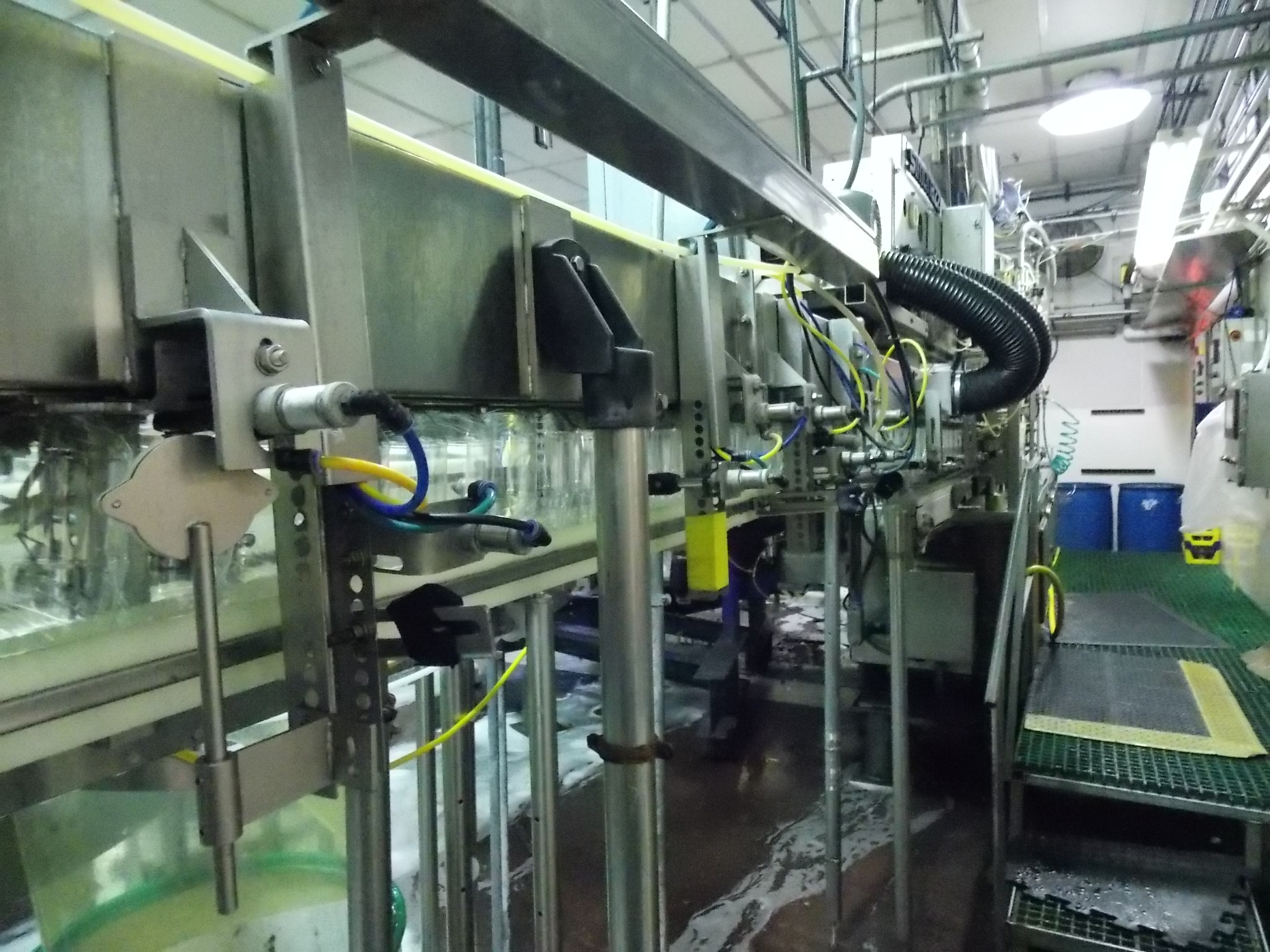 Bevco Air Conveyor for 28mm Necks PET Bottles United Food & Beverage