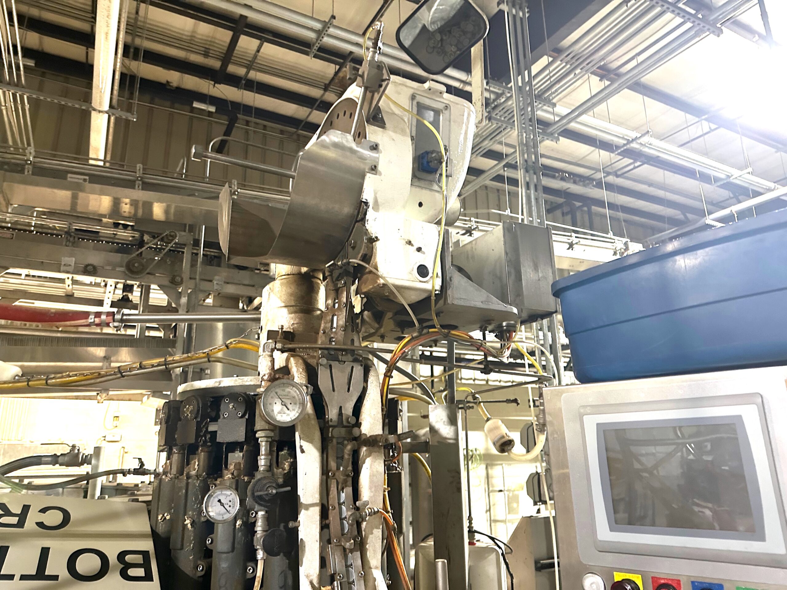 Crown 60 Valve Filler with 12 Head Crowner - Image 7