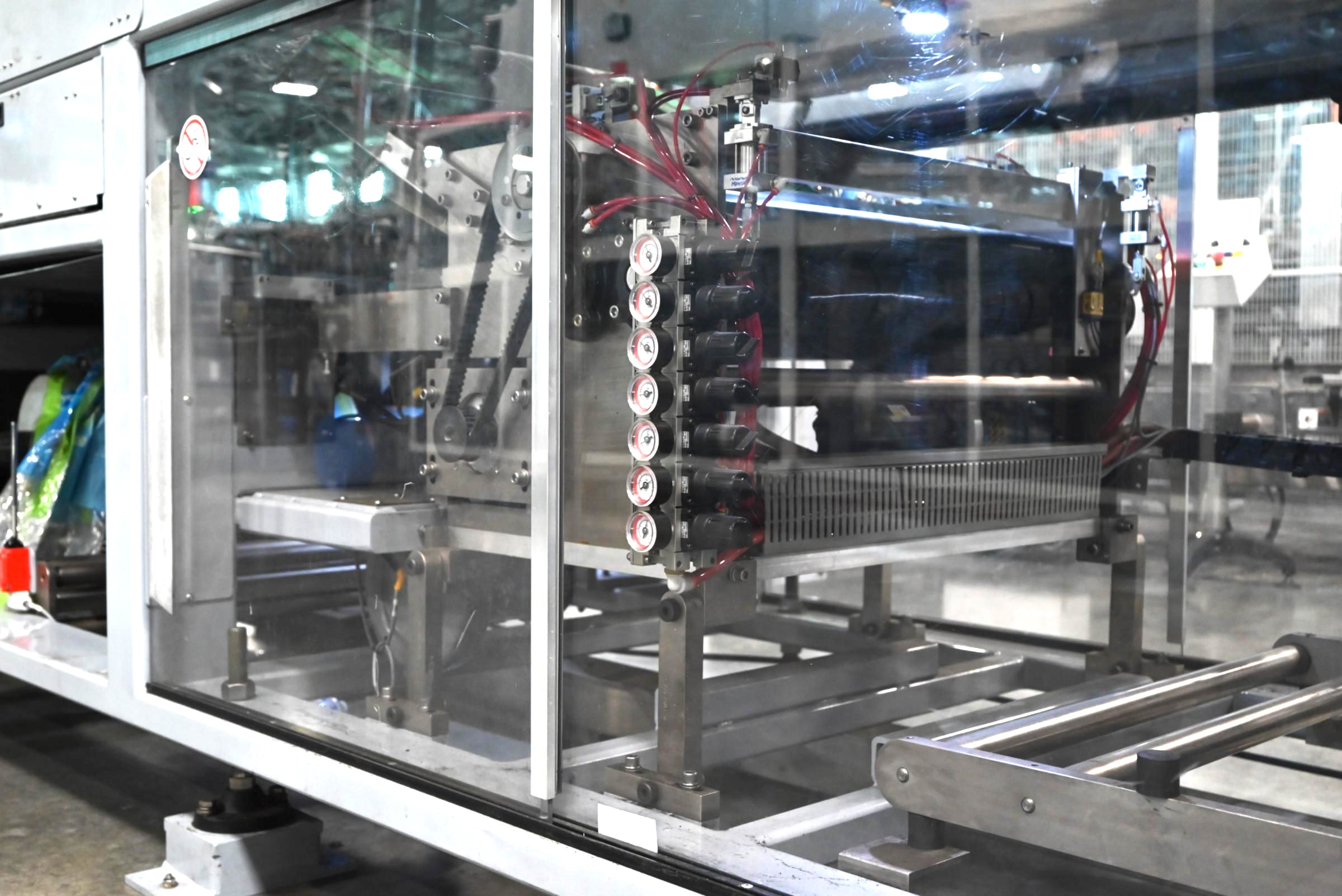 KHS Model 801-T Tray Shrink wrapper and Heat Tunnel - Image 15