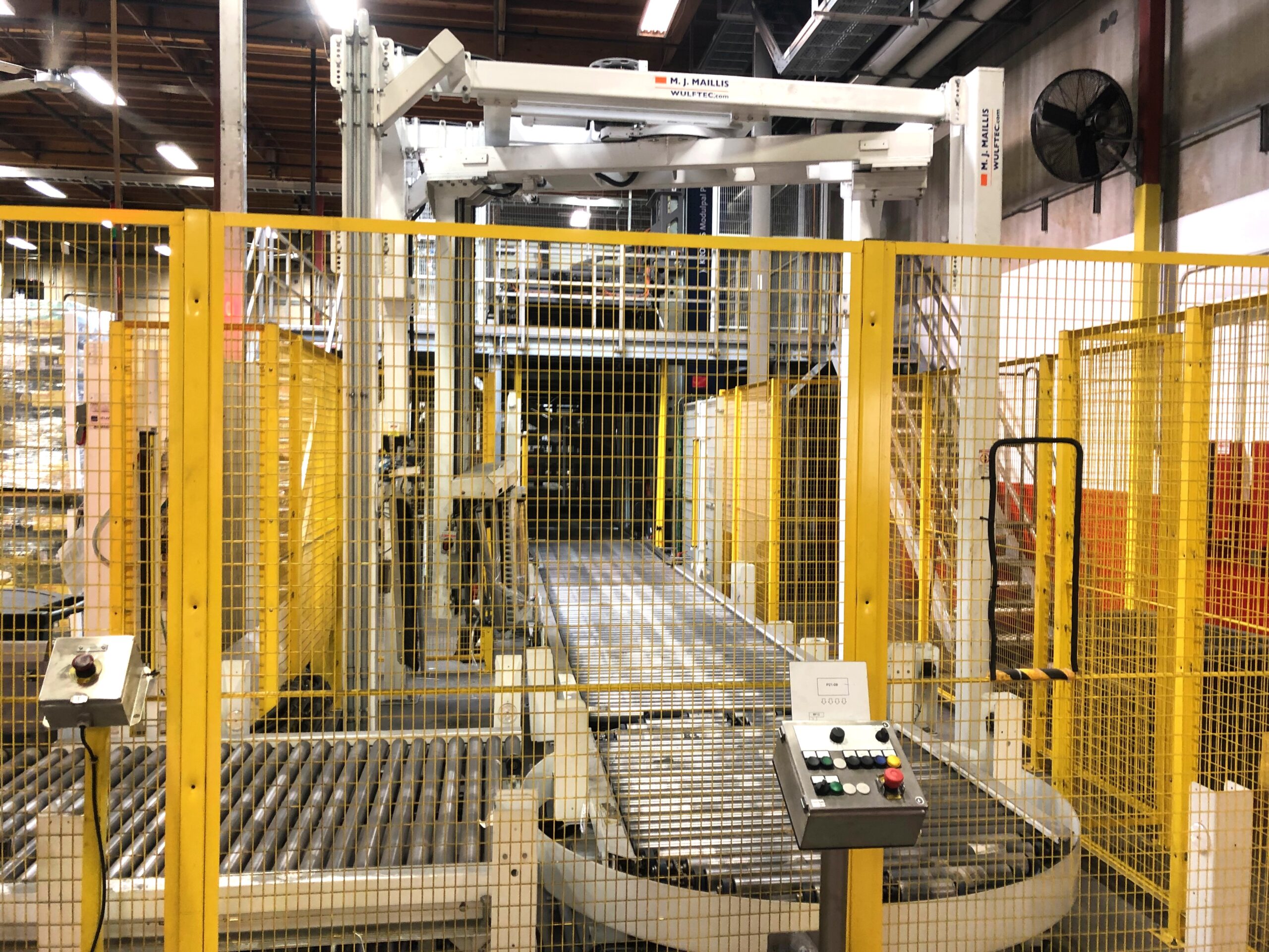 Wulftec WCRT-200 Fully Automatic Pallet Stretch Wrapper – Year 2017