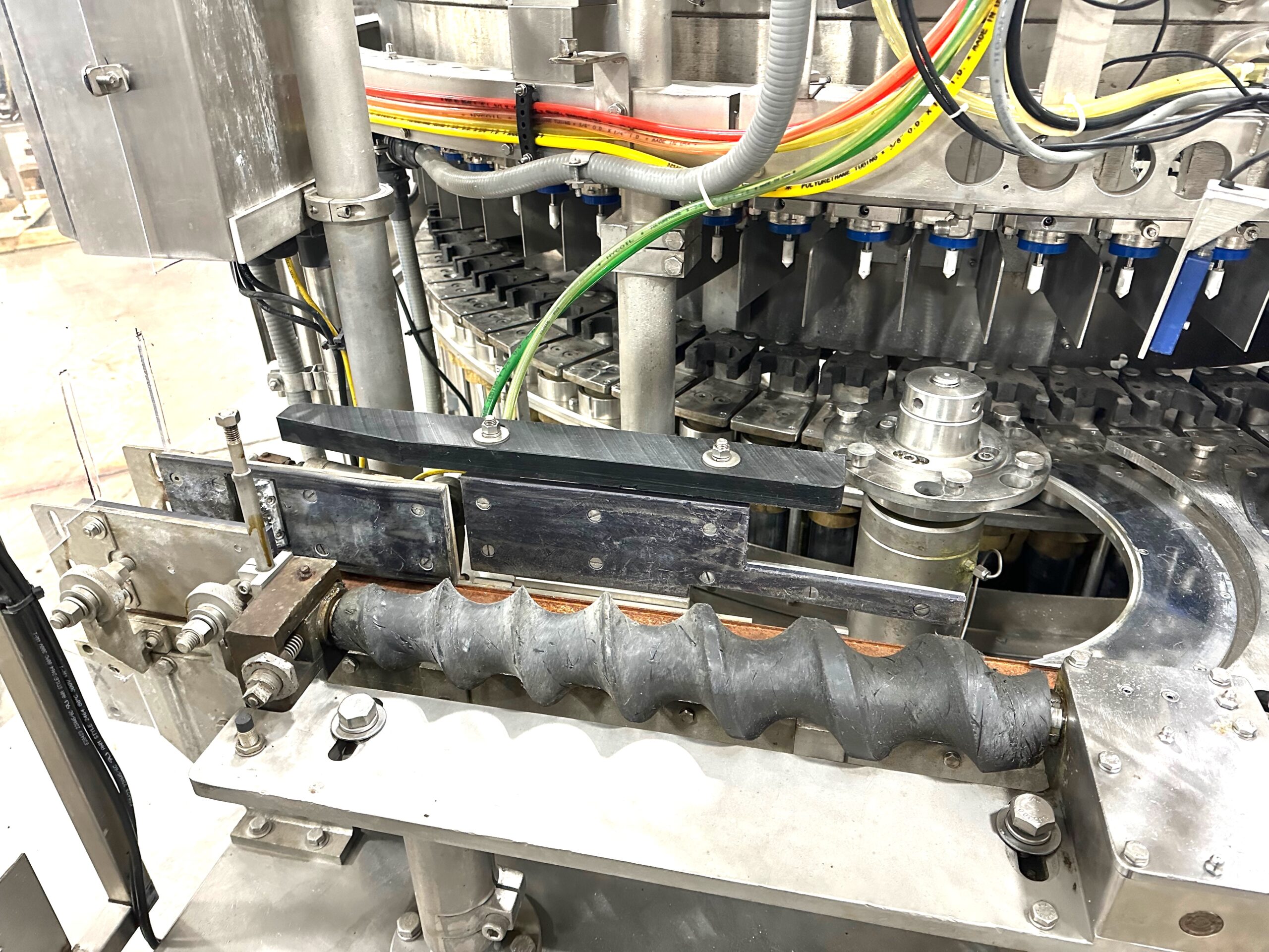 Crown Century 76 Valve Filler with 19 Head Crowner - Glass Bottles - Image 18