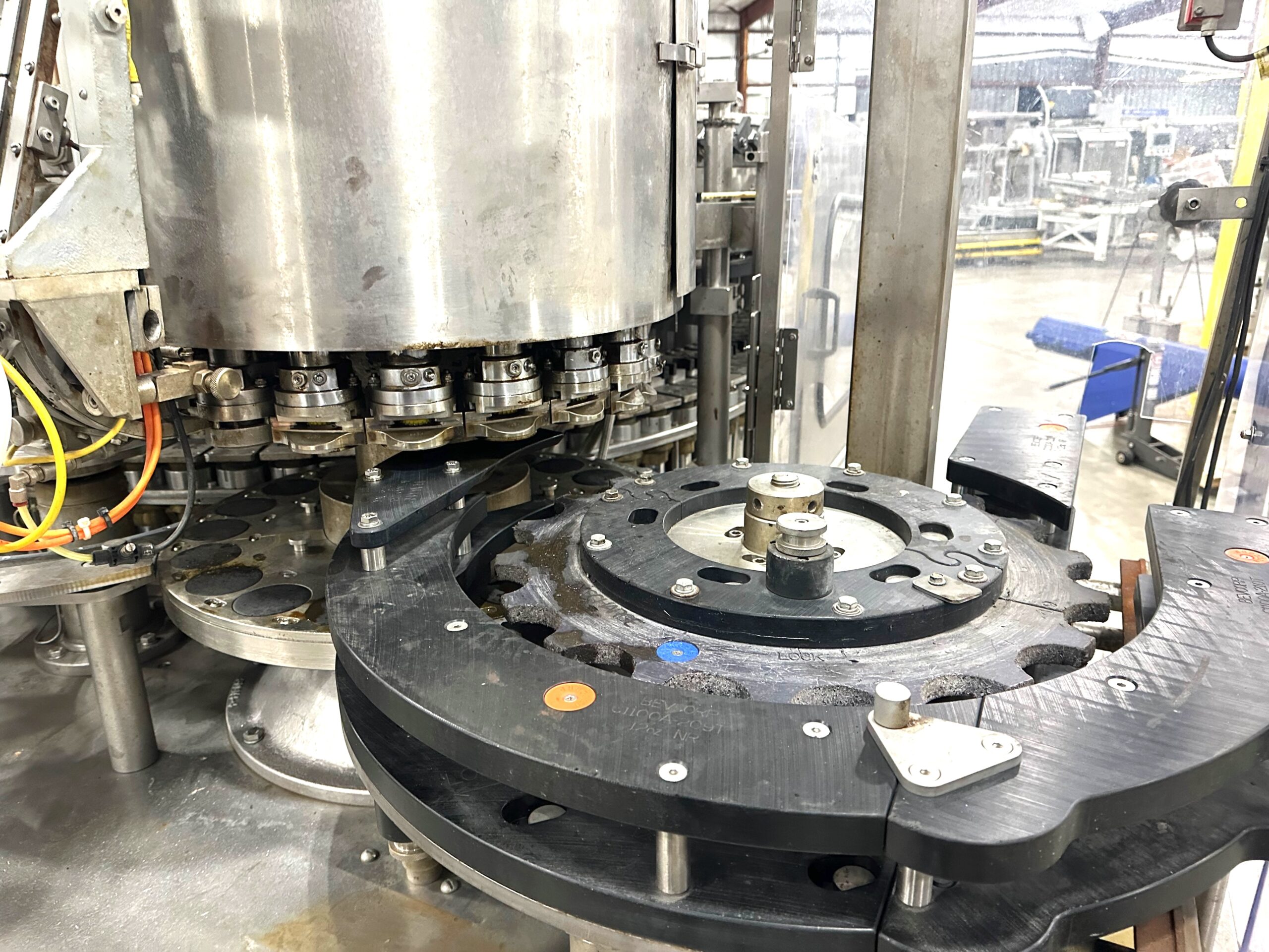 Crown Century 76 Valve Filler with 19 Head Crowner - Glass Bottles - Image 15