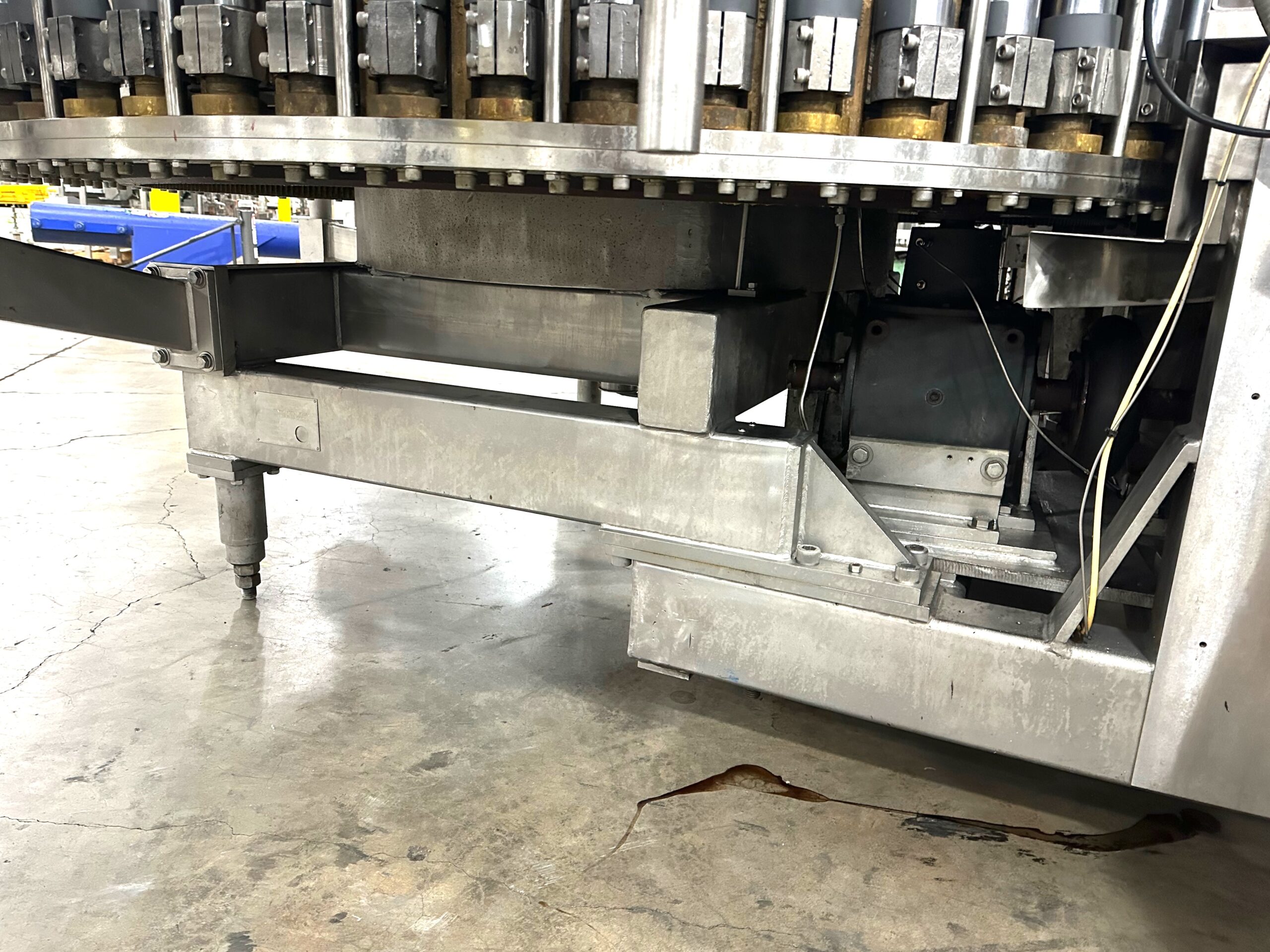 Crown Century 76 Valve Filler with 19 Head Crowner - Glass Bottles - Image 3