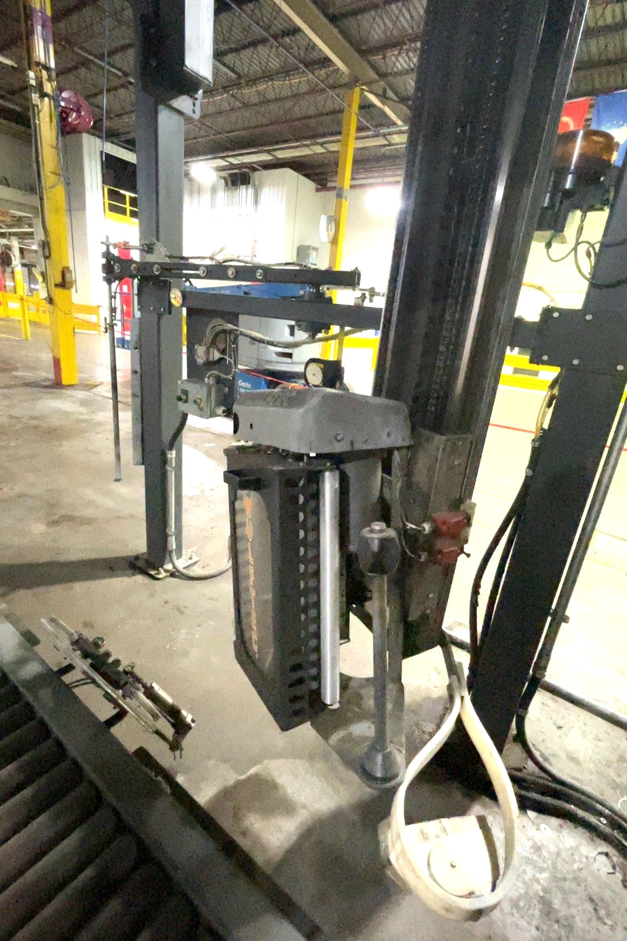 Wulftec WCRT-200 Fully Automatic Pallet Stretch Wrapper - Image 3