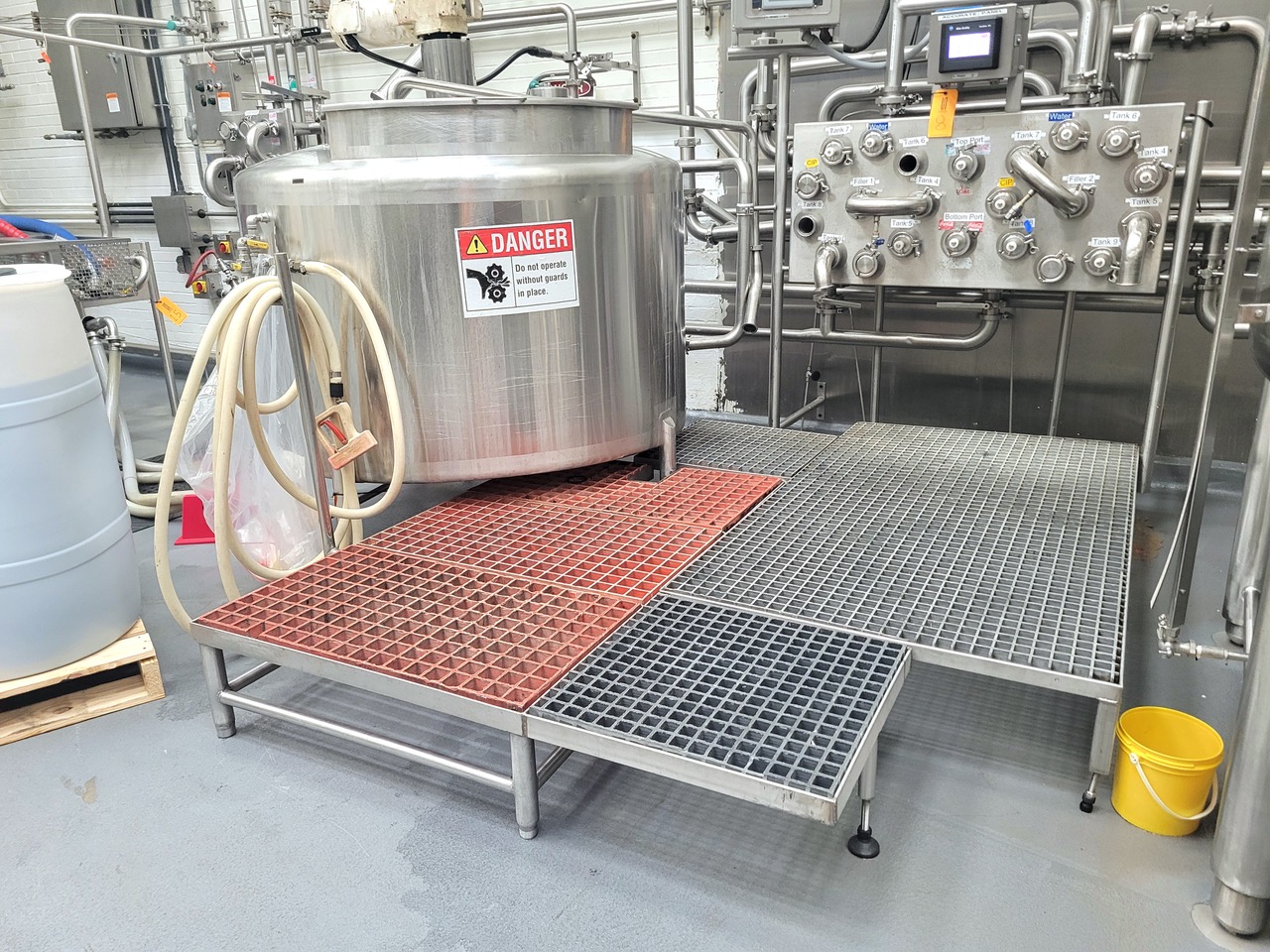 400 Gallon Vertical Stainless Steel Mixing Tank - Image 10