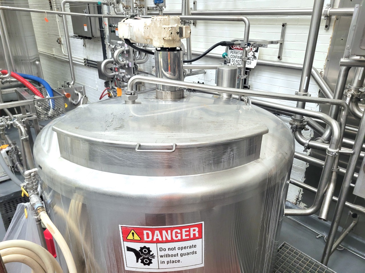 400 Gallon Vertical Stainless Steel Mixing Tank - Image 8