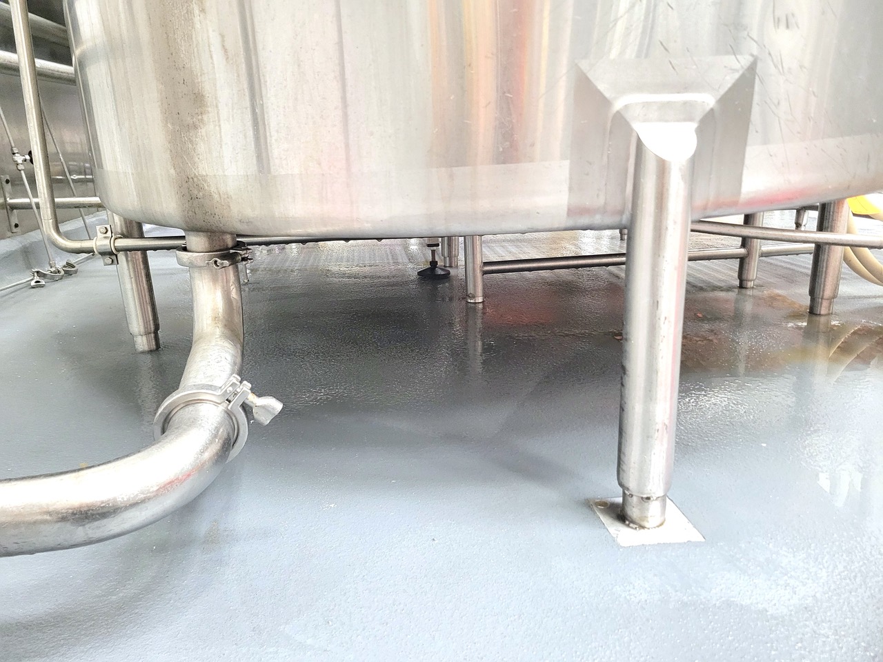 400 Gallon Vertical Stainless Steel Mixing Tank - Image 3